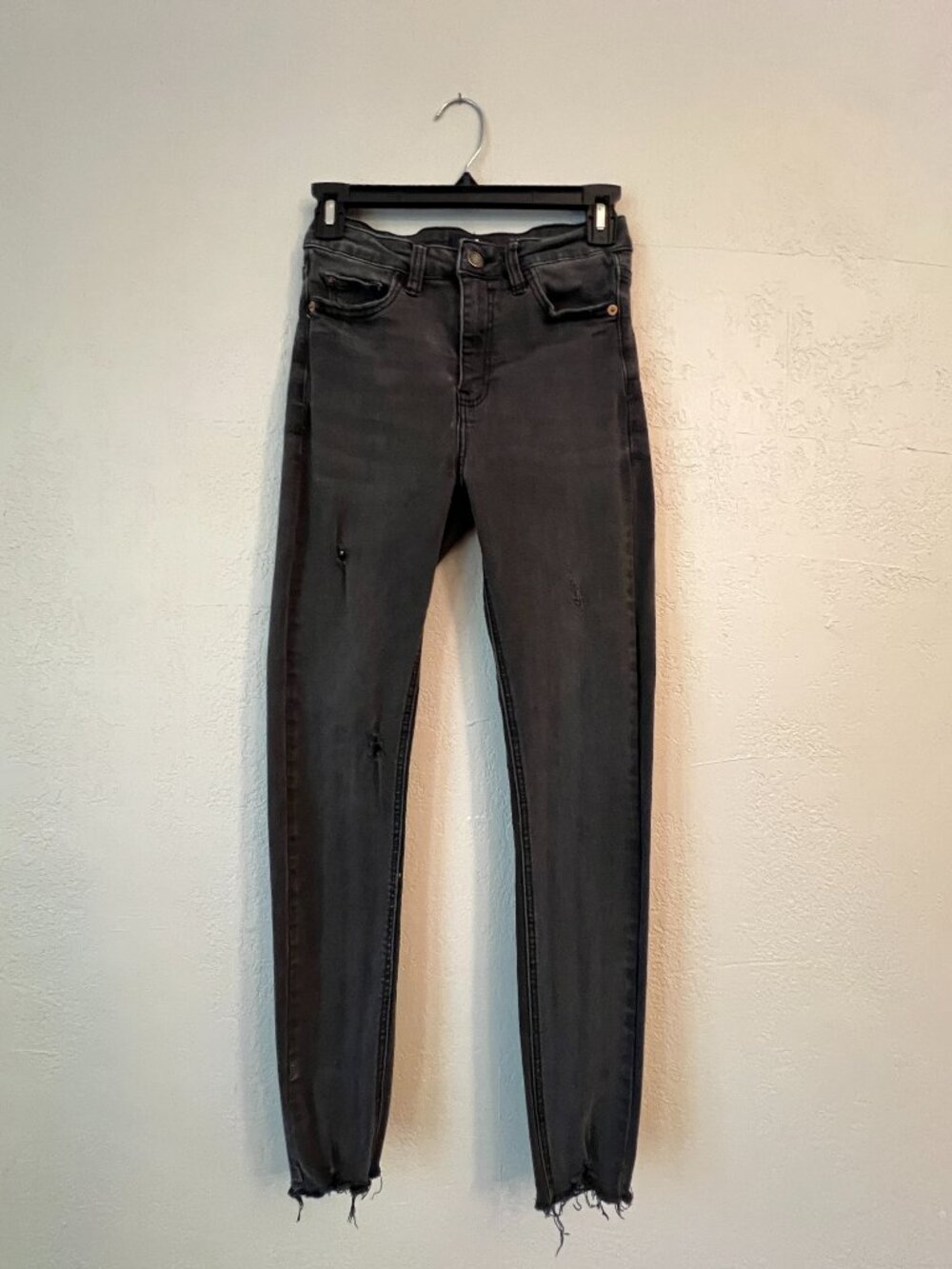 I&M Black Label Black Distressed Skinny Jeans Raw Hem Juniors Size 3